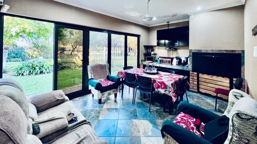 3 Bedroom Property for Sale in Waterkloof East North West